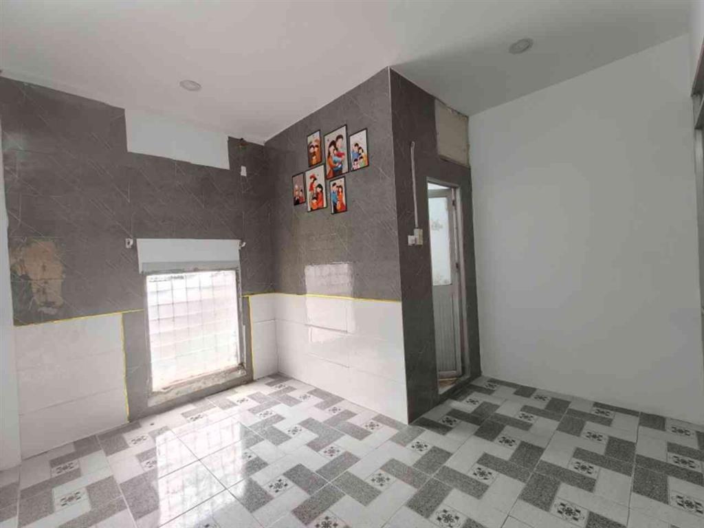 [D5890] Nhà Hẻm xe hơi 2 tầng cạnh Chợ Xóm Mới Lê Đức Thọ, giá 4.x tỷ