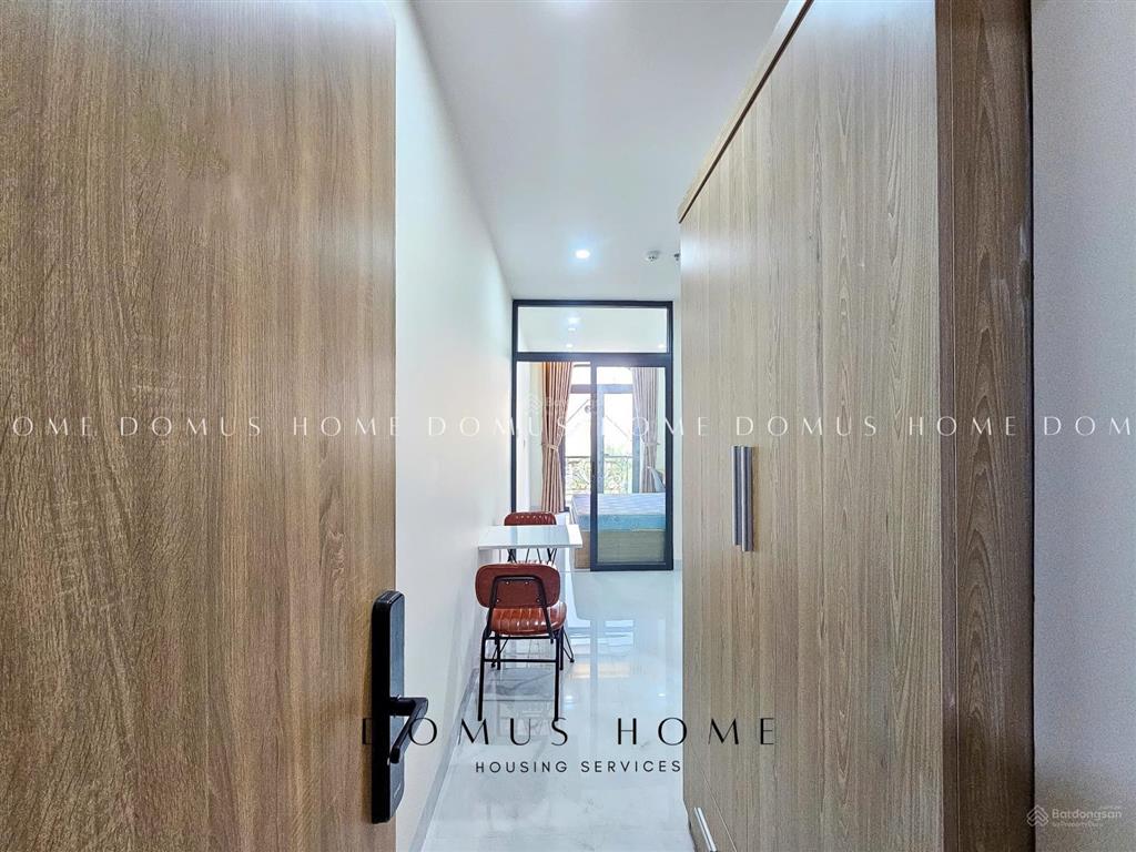 Khai trương căn hộ tách bếp, sẵn máy giặt riêng, cửa sổ ban công thoáng mát