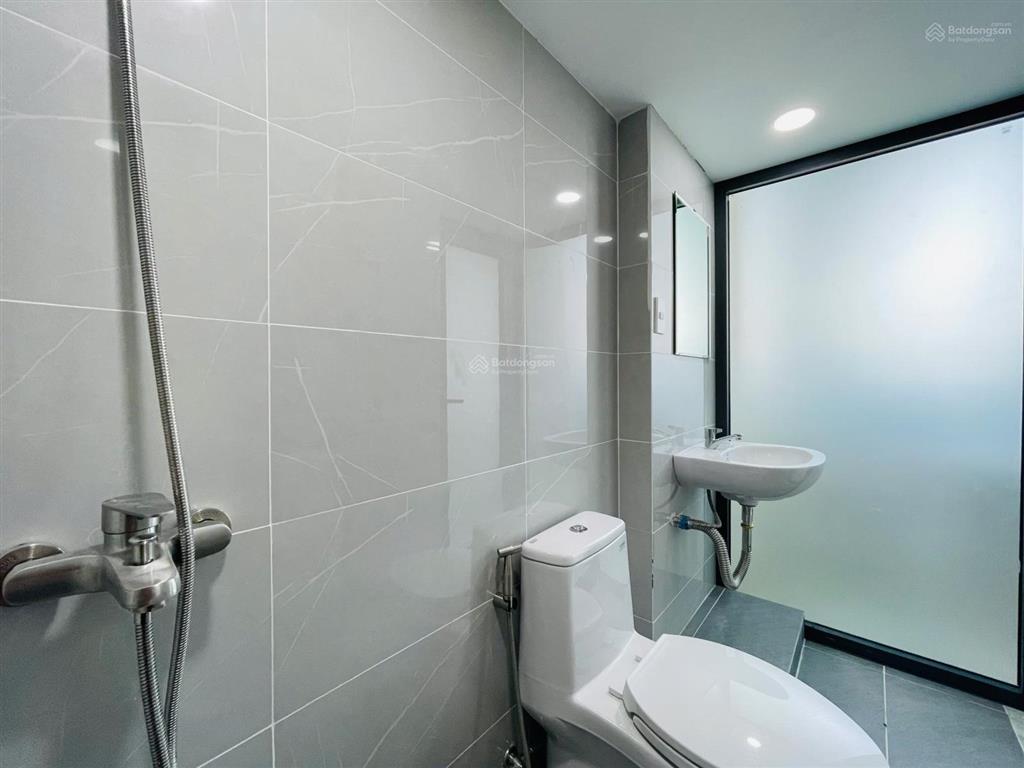 Cho thuê căn hộ duplex 40m2 ngay mặt tiền lâm văn bền quận 7  kế trường đh ufm