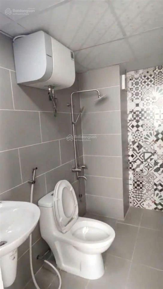 Cho thuê căn duplex 40m2  trần cao 2 mét đứng thoải mái ngay mặt tiền khánh hội, quận 4