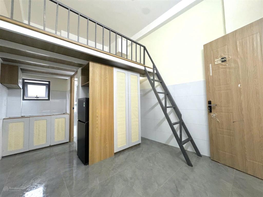 Phòng gác lớn mới xây 100%, đầy đủ nội thất mới, cửa sổ thoáng, ngay tô ký, cvpm