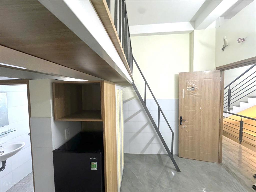 Phòng gác lớn mới xây 100%, đầy đủ nội thất mới, cửa sổ thoáng, ngay tô ký, cvpm