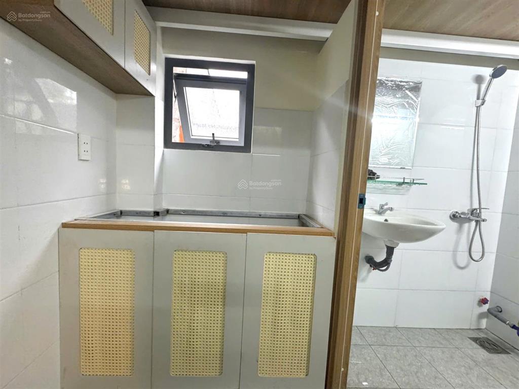 Phòng gác lớn mới xây 100%, đầy đủ nội thất mới, cửa sổ thoáng, ngay tô ký, cvpm