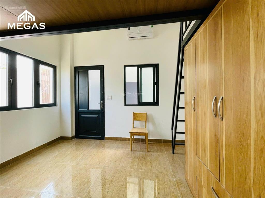 Phòng trọ mới xây gác lớn cửa sổ trời đầy đủ nội thất ngay công viên phần mềm quang trung
