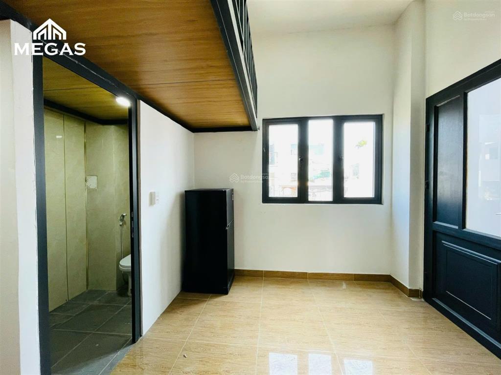 Phòng trọ mới xây gác lớn cửa sổ trời đầy đủ nội thất ngay công viên phần mềm quang trung