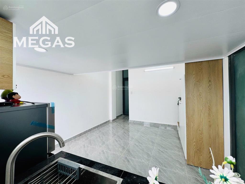 Căn hộ ban công mới xây đầy đủ nội thất ngay tô ký, công viên phần mềm, nguyễn ảnh thủ