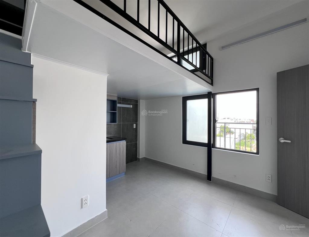 Cho thuê phòng ban công, cửa sổ trời, gác lớn mới xây, full nội thất, gần công viên phần mềm