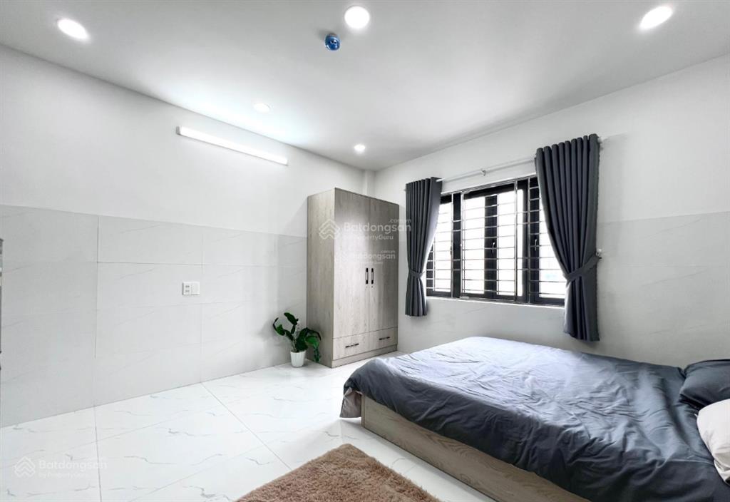 Cho thuê căn hộ mới 100% cửa sổ trời full nội thất bếp máy hút mùi ngay nguyễn thị kiểu gần cvpm