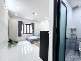 Cho thuê căn hộ mới 100% cửa sổ trời full nội thất bếp máy hút mùi ngay nguyễn thị kiểu gần cvpm