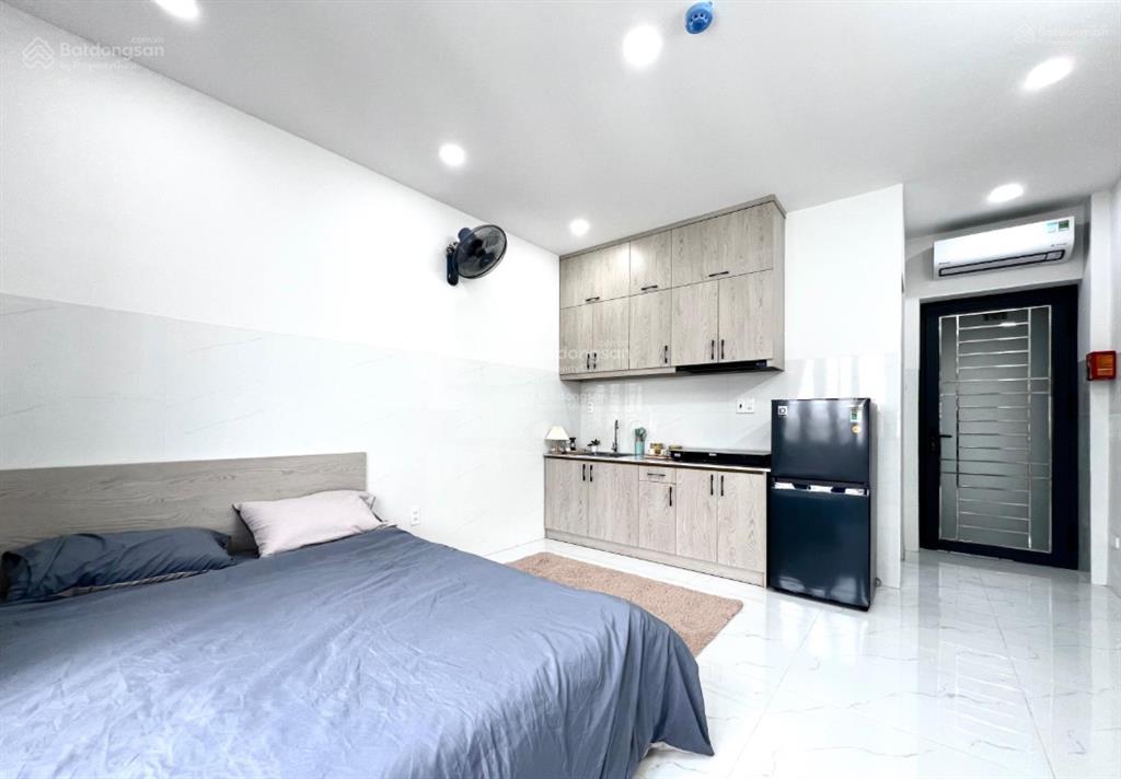Cho thuê căn hộ mới 100% cửa sổ trời full nội thất bếp máy hút mùi ngay nguyễn thị kiểu gần cvpm