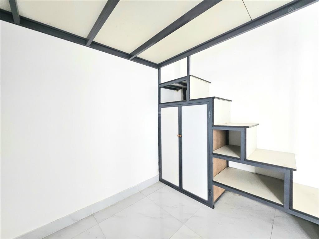 Phòng ban công mới xây 30m2 gác lớn full nội thất gần công viên phần mềm quang trung, tô ký