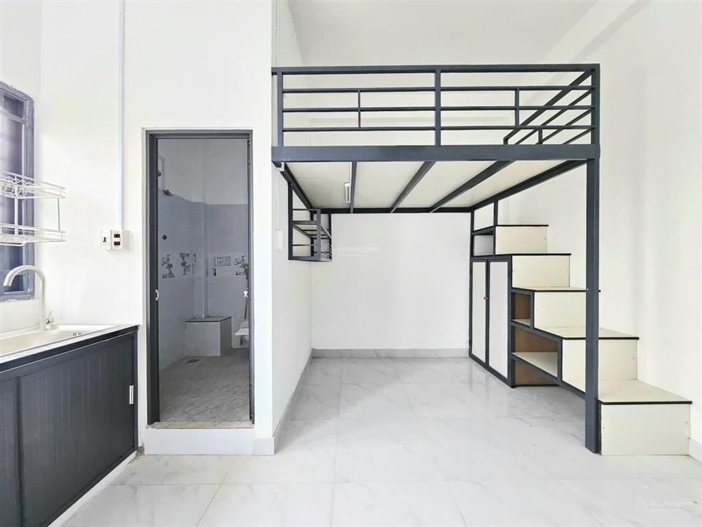 Phòng ban công mới xây 30m2 gác lớn full nội thất gần công viên phần mềm quang trung, tô ký