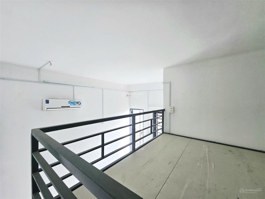 Phòng ban công mới xây 30m2 gác lớn full nội thất gần công viên phần mềm quang trung, tô ký
