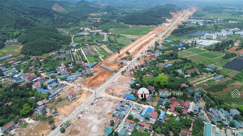 Lô đất 79.4m2 mặt tiền 6m, ô tô tránh, cách metro số 5 đại lộ thăng long đúng 100m, chỉ 42tr/m2