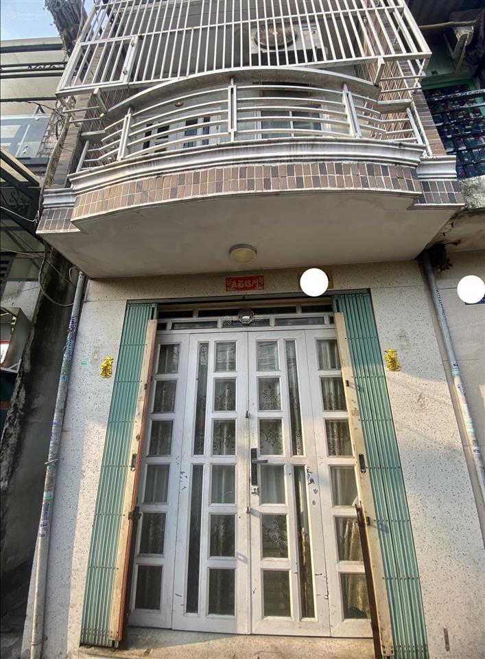 Chính chủ cần bán nhà vào ở liền lưu hữu phước q8. (sổ hồng riêng). (gần chợ, trường học).