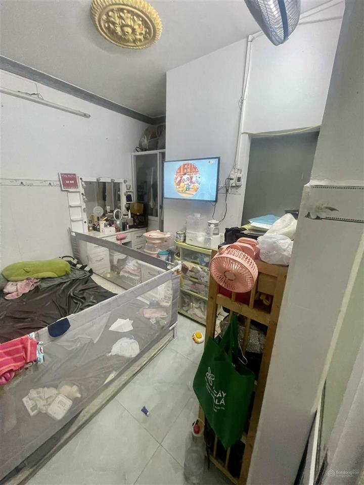 Chính chủ cần bán nhà vào ở liền lưu hữu phước q8. (sổ hồng riêng). (gần chợ, trường học).