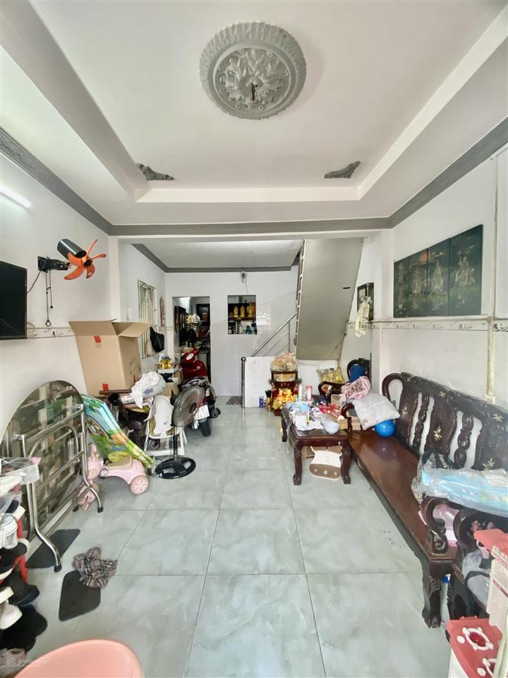 Chính chủ cần bán nhà vào ở liền lưu hữu phước q8. (sổ hồng riêng). (gần chợ, trường học).