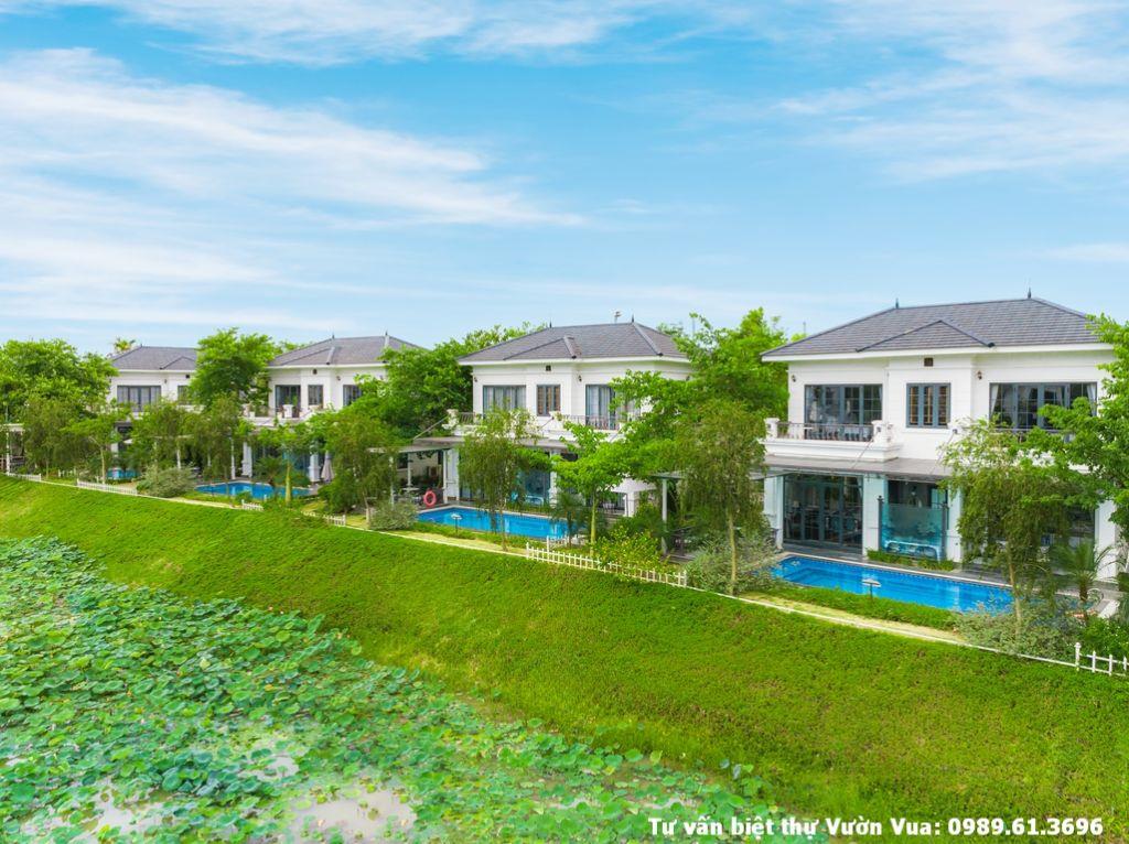 Nhà em cần bán lô biệt thự vườn vua hơn 300m2 mặt hồ