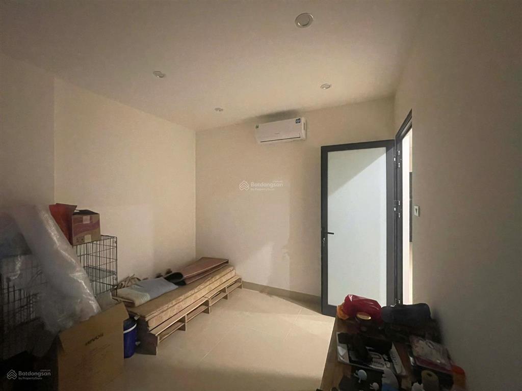 Cực hiếm cho thuê chcc valencia garden 61m 2 phòng ngủ view vinhomes cực đẹp giá 8tr/th