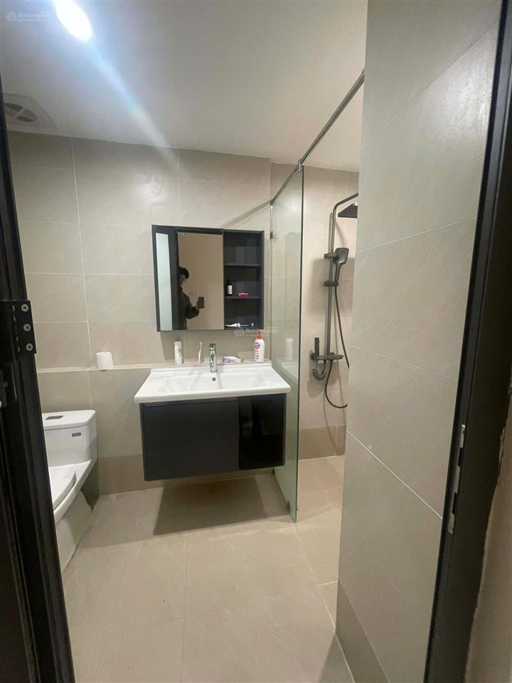 Cực hiếm cho thuê chcc valencia garden 61m 2 phòng ngủ view vinhomes cực đẹp giá 8tr/th