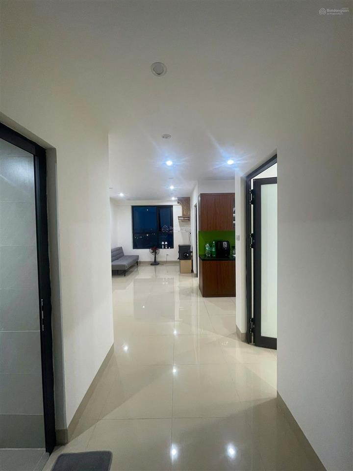 Cực hiếm cho thuê chcc valencia garden 61m 2 phòng ngủ view vinhomes cực đẹp giá 8tr/th