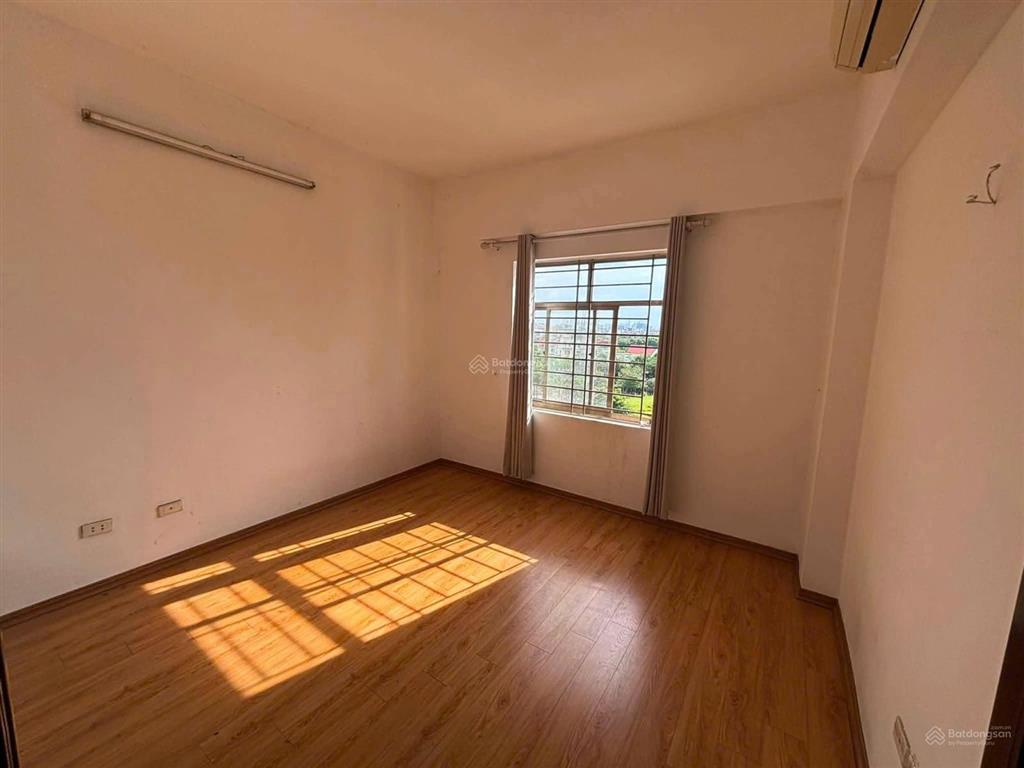 Cho thuê chcc việt hưng 74m 2 phòng ngủ full đồ 90% thoáng mát chỉ 7,5tr/th