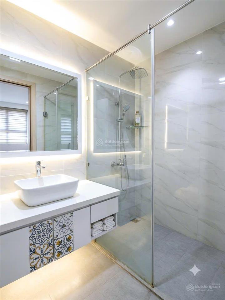 Cho thuê chcc dự án mới việt hưng 72m 2 phòng ngủ/2wc ban công thoáng mát giá 8,5tr/th
