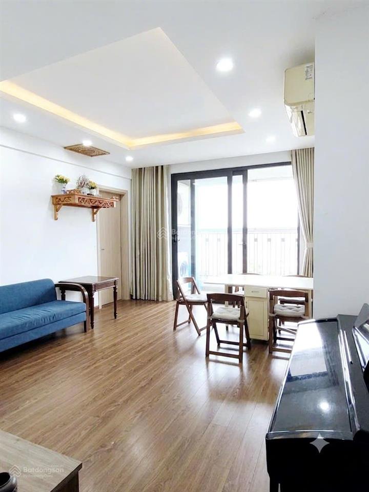 Cho thuê chcc dự án mới việt hưng 72m 2 phòng ngủ/2wc ban công thoáng mát giá 8,5tr/th