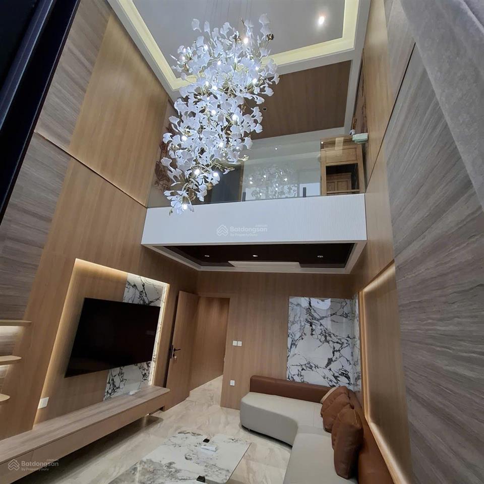 Cho thuê nhà riêng mới tinh 61m2 ở giang biên ô tô đỗ cửa 4 tầng giá 15tr/th