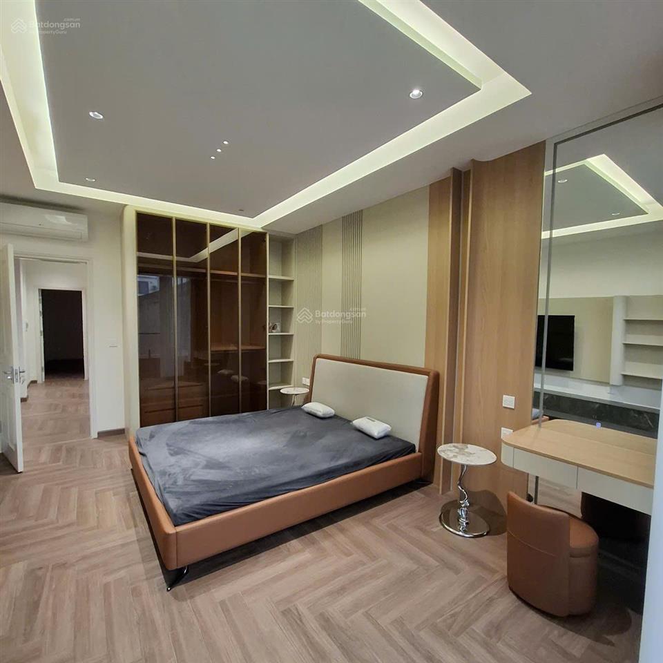 Cho thuê nhà riêng mới tinh 61m2 ở giang biên ô tô đỗ cửa 4 tầng giá 15tr/th