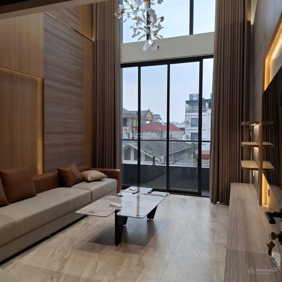 Cho thuê nhà riêng mới tinh 61m2 ở giang biên ô tô đỗ cửa 4 tầng giá 15tr/th