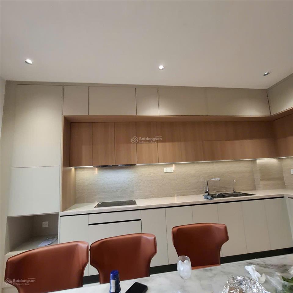 Cho thuê nhà riêng mới tinh 61m2 ở giang biên ô tô đỗ cửa 4 tầng giá 15tr/th