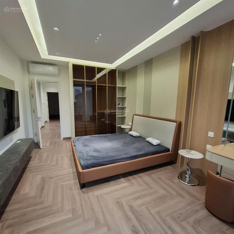 Cho thuê nhà riêng mới tinh 61m2 ở giang biên ô tô đỗ cửa 4 tầng giá 15tr/th