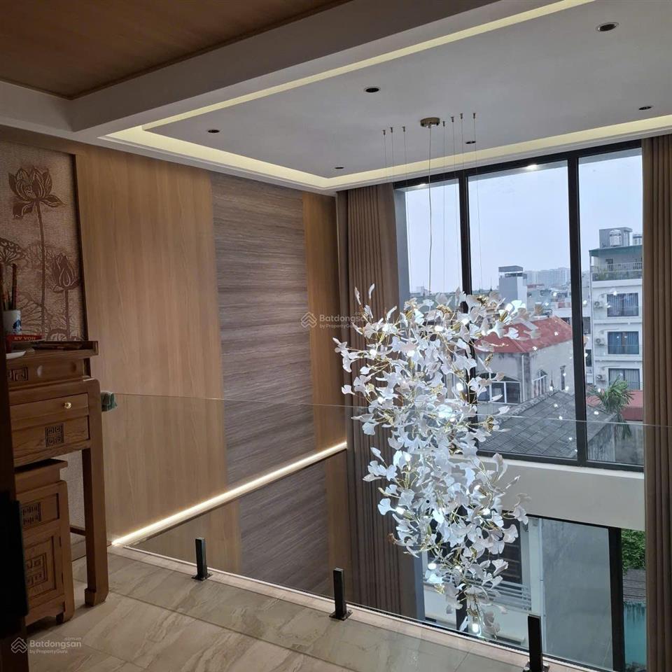 Cho thuê nhà riêng mới tinh 61m2 ở giang biên ô tô đỗ cửa 4 tầng giá 15tr/th