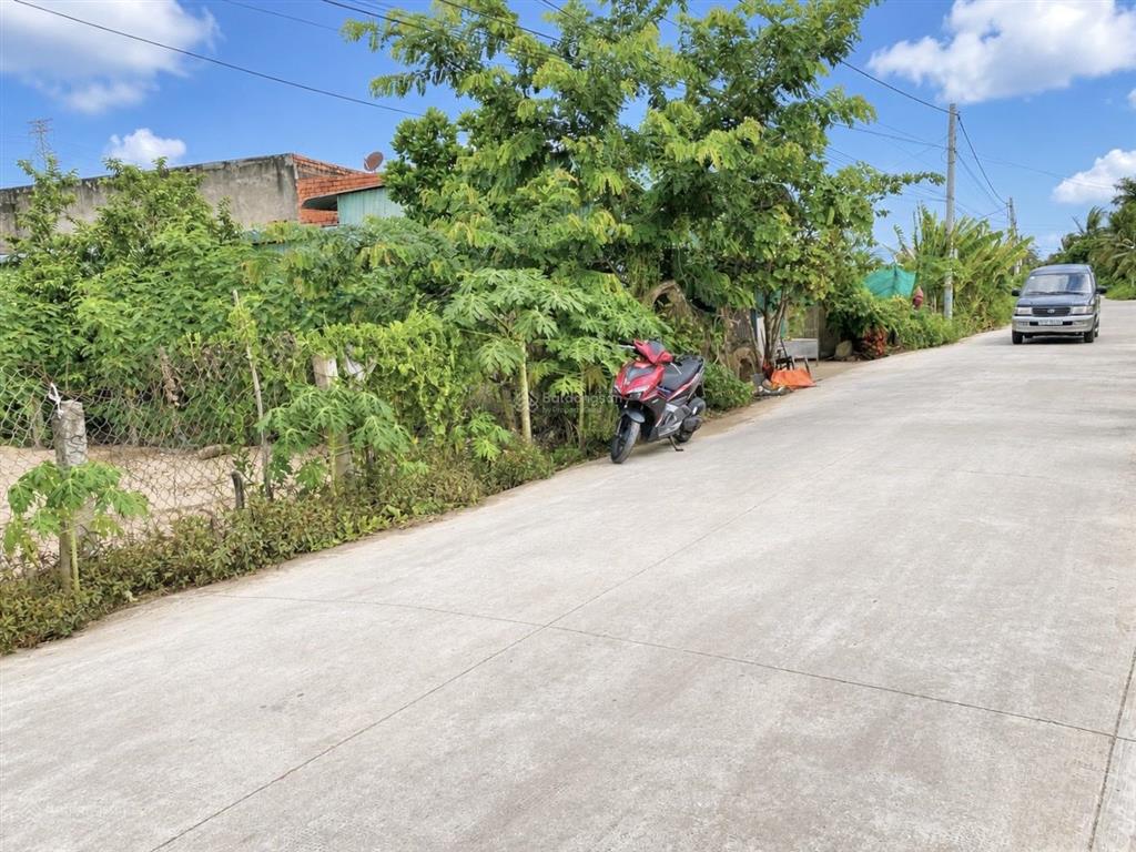 Bán 199,9m2 đất thổ cư mt lộ tám thăng (liên ấp 7m) gần ql1a. giá 2,35 tỷ xã thạnh đức, bến lức