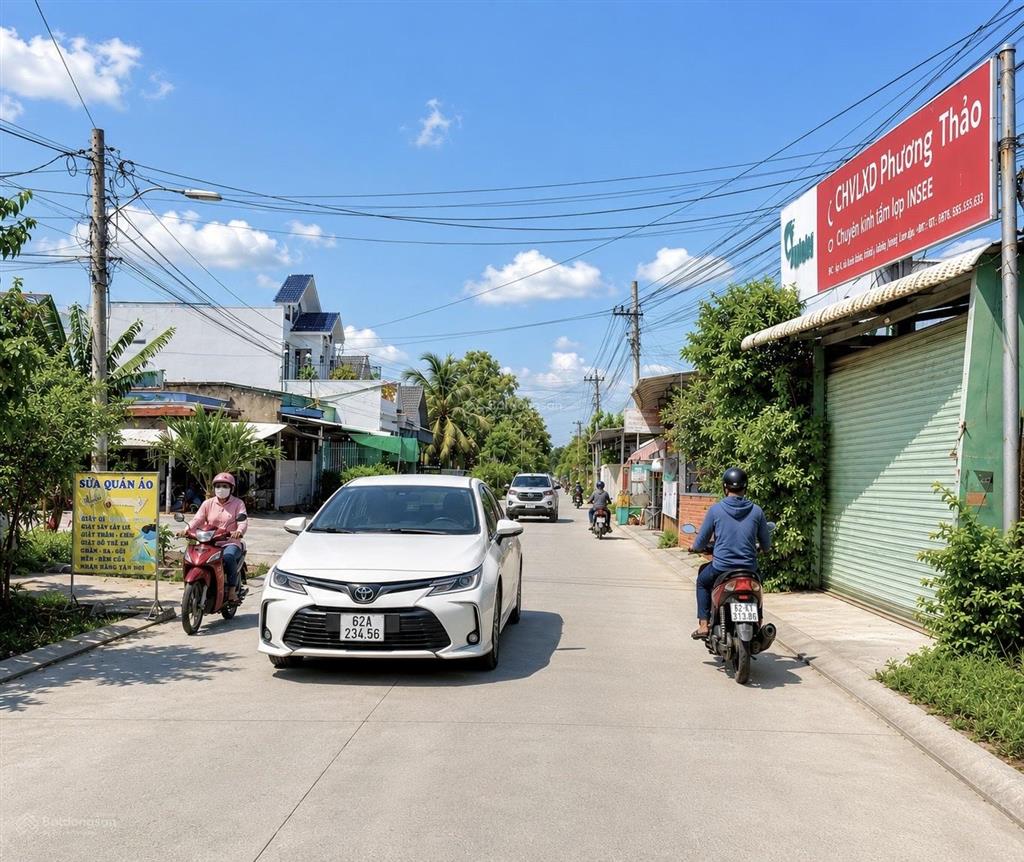 Bán 199,9m2 đất thổ cư mt lộ tám thăng (liên ấp 7m) gần ql1a. giá 2,35 tỷ xã thạnh đức, bến lức