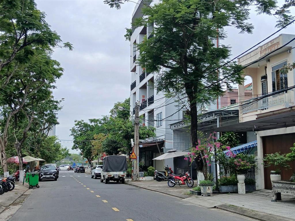 Hàng đầu tư  chính chủ bán đất ( tặng nhà 2 tầng ) khu biển đường nguyễn duy hiệu  giá đầu tư..
