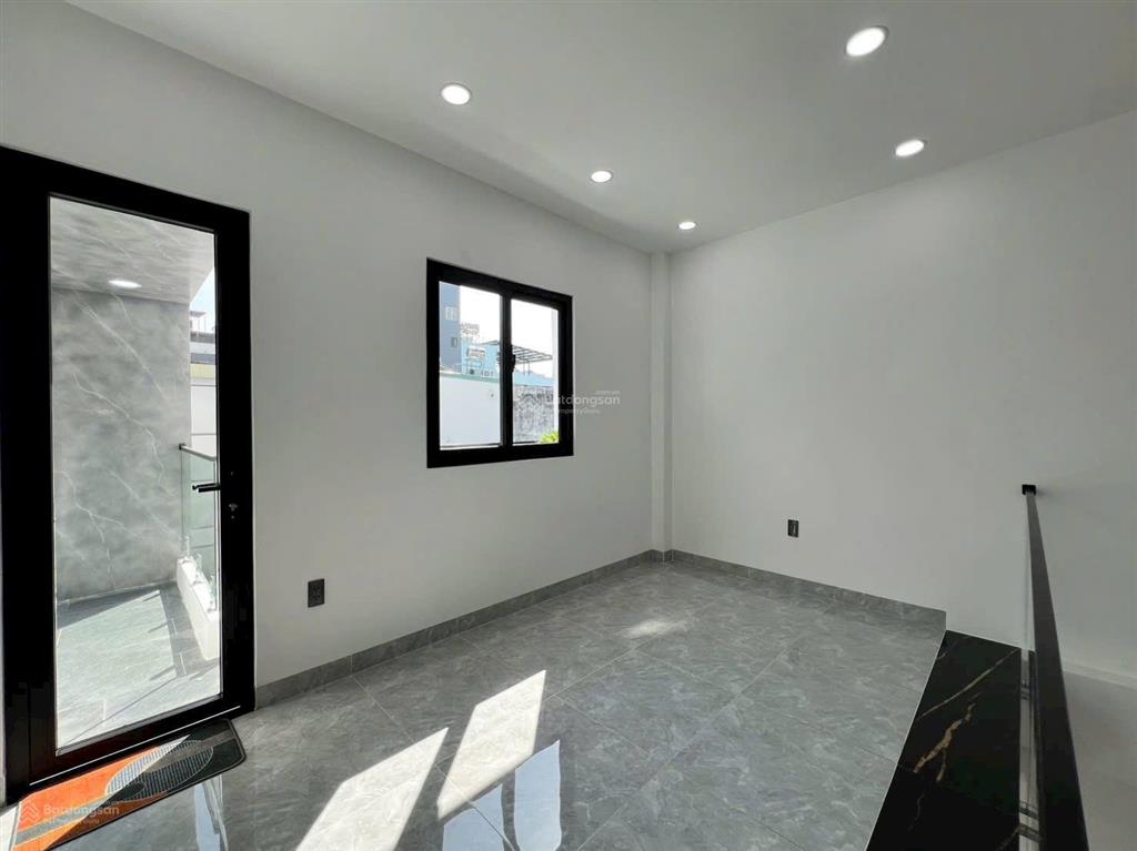 Nhà đẹp 11x7 xây mới 2 tầng 3 phòng ngủ có phòng dưới trệt ngay gần chợ phước long