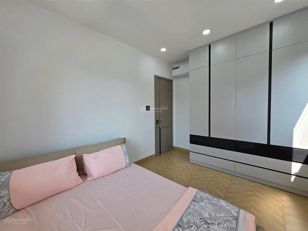 Nhà đẹp 11x7 xây mới 2 tầng 3 phòng ngủ có phòng dưới trệt ngay gần chợ phước long