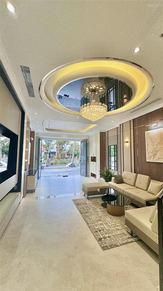 Cặp nhà phố view hồ cạnh công viên có thang máy xây mới 100% giá tốt