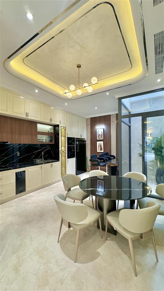Cặp nhà phố view hồ cạnh công viên có thang máy xây mới 100% giá tốt