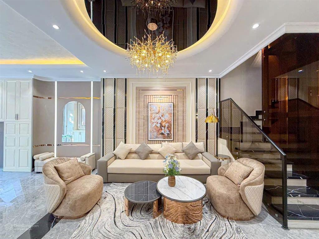 Cặp nhà phố view hồ cạnh công viên có thang máy xây mới 100% giá tốt