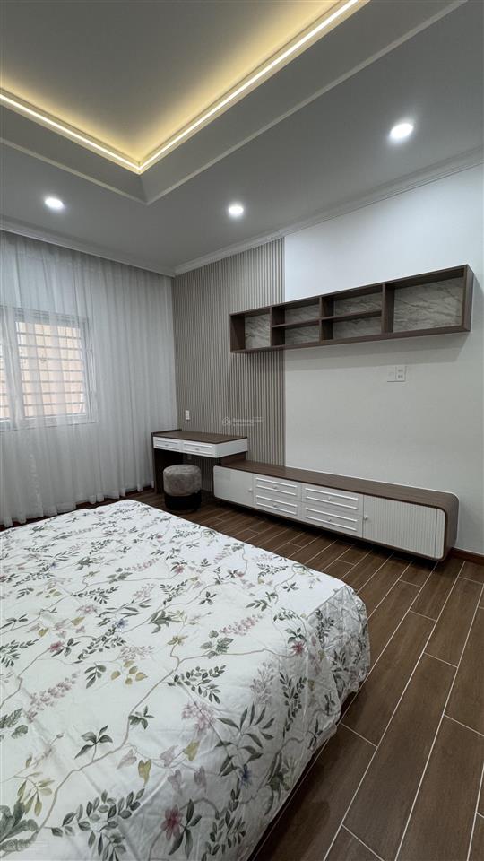 Nhà mới đẹp khu cư xá ngân hàng có thang máy ô tô đận trong nhà được
