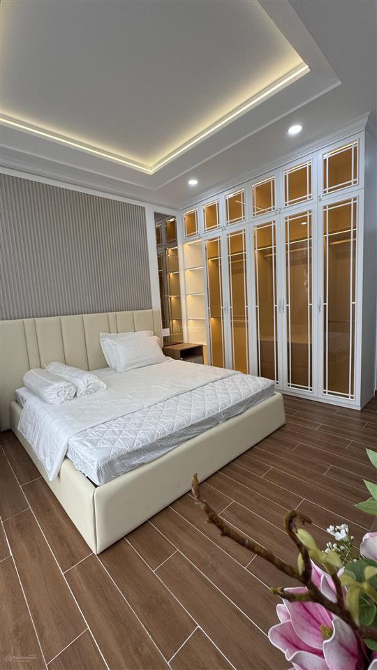 Nhà mới đẹp khu cư xá ngân hàng có thang máy ô tô đận trong nhà được