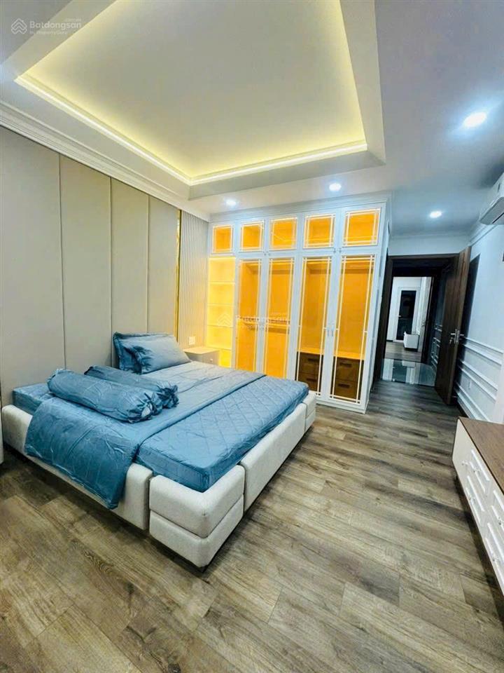 Nhà mới đẹp khu cư xá ngân hàng có thang máy ô tô đận trong nhà được