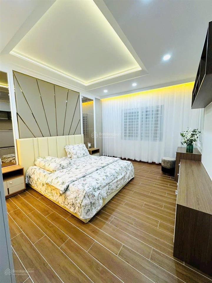 Nhà mới đẹp khu cư xá ngân hàng có thang máy ô tô đận trong nhà được