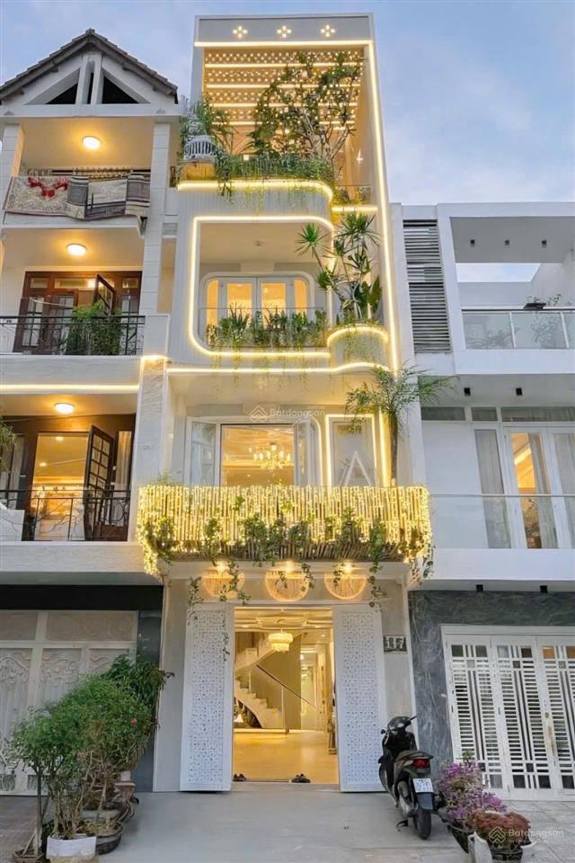 Nhà đẹp đậu được 2 tô tô có 2 phòng khách thang máy 750kg có thể vừa ở vừa làm công ty