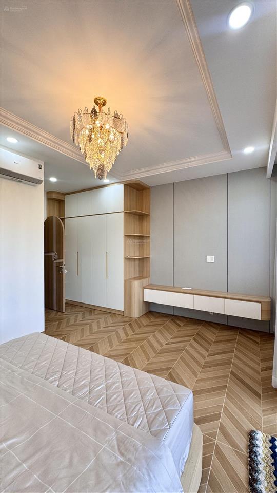 Nhà mặt đường nhựa 16m xây kiên cố 4 tầng thang máy 450kg gần nhiều tiện ích liền kề phú mỹ hưng