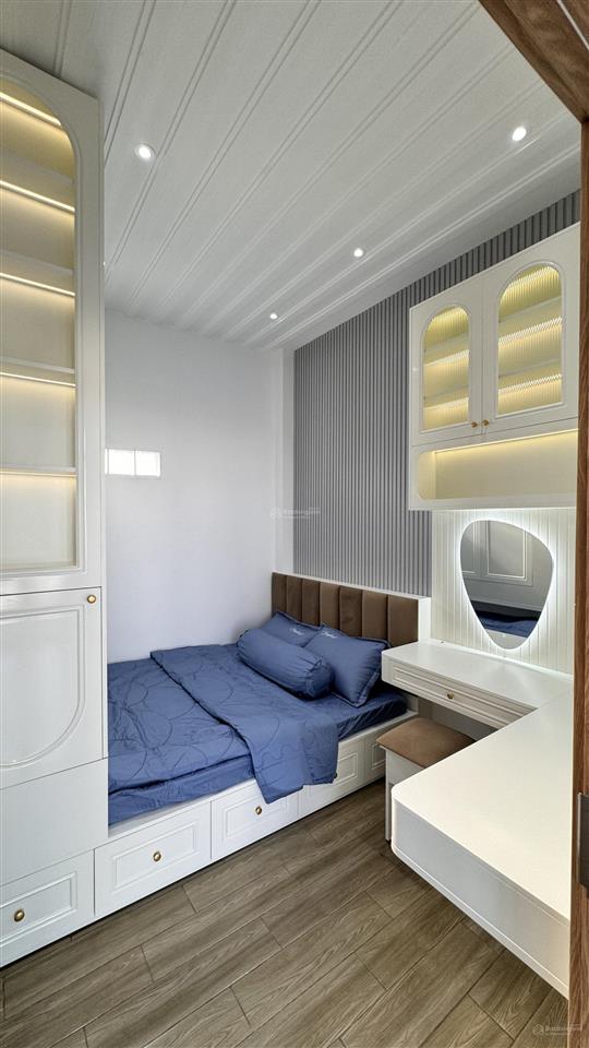 Nhà đẹp 3 tầng 4 phòng ngủ, sổ hồng riêng công nhận 109m2 vài bước ra đường huỳnh tấn phát