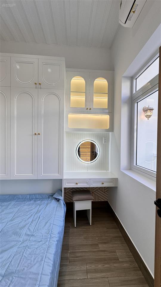 Nhà đẹp 3 tầng 4 phòng ngủ, sổ hồng riêng công nhận 109m2 vài bước ra đường huỳnh tấn phát
